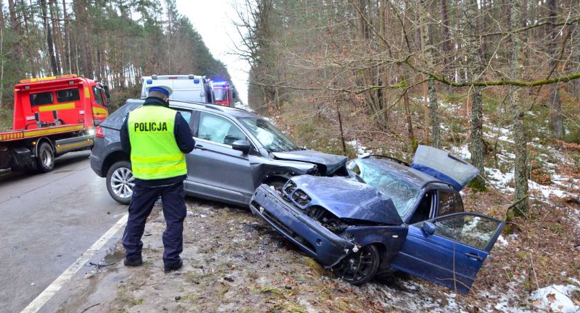 Grzybowski Młyn. Zderzenie BMW z VW Tiguanem - w akcji LRP