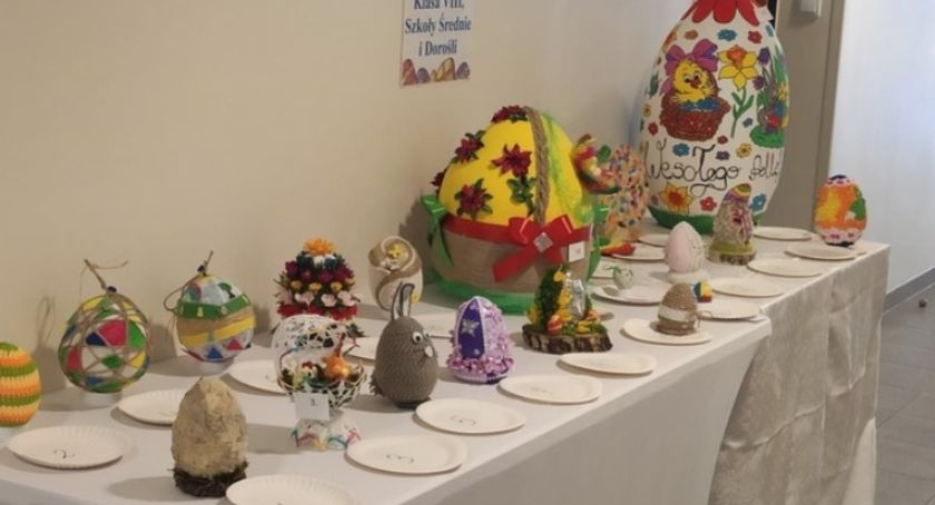Wykonali pisanki wielkanocne i przekazali je na charytatywny kiermasz