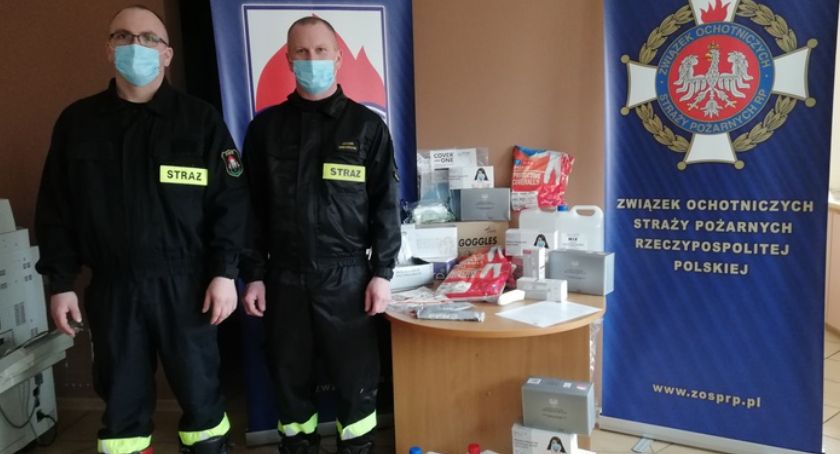Ochotnicy doposażeni w środki ochrony indywidualnej z rezerw materiałowych 
