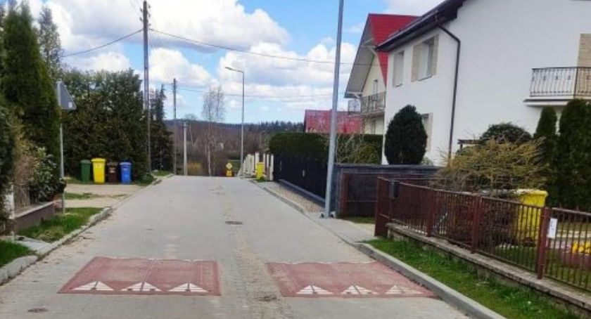 W gminie Nowa Karczma budują drogi i chodniki za kilka milionów złotych