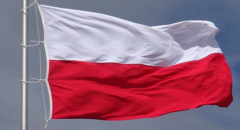 W niedzielę święto flagi - wyeksponuj barwy narodowe