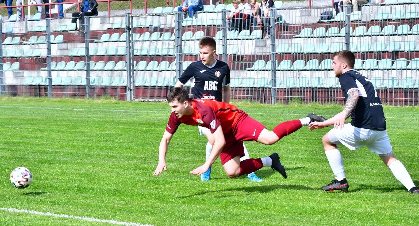 Biało-bordowi stracili punkty w meczu z Wierzycą Pelplin