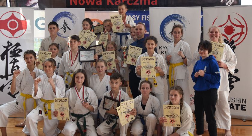 Świetna forma zawodników Kościerskiego Klubu Kykushin Karate podczas Mistrzostw Polski Północnej