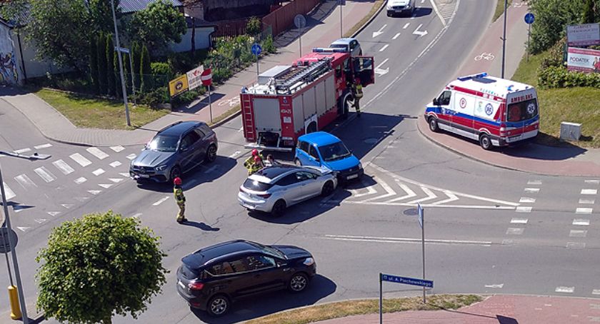Kościerzyna. Wypadek na skrzyżowaniu Skłodowskiej z Piechowskiego 