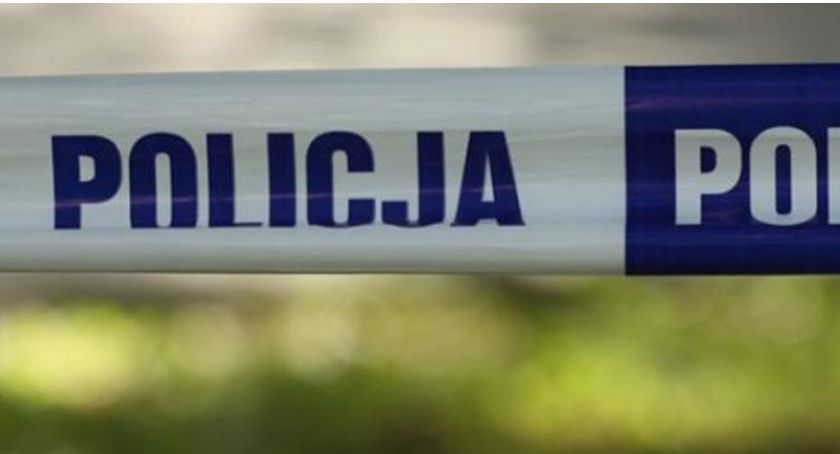 Grabowska Huta. Toyota uderzyła w drzewo - ranny 61-latek