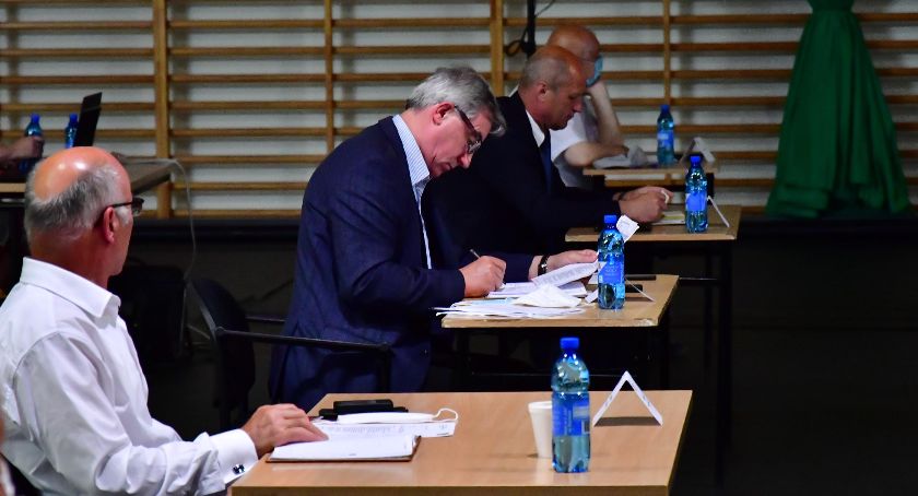 Radni powiatu zdecydowali się przekazać 50 tys. zł na rzecz pogorzelców z Nowej Białej
