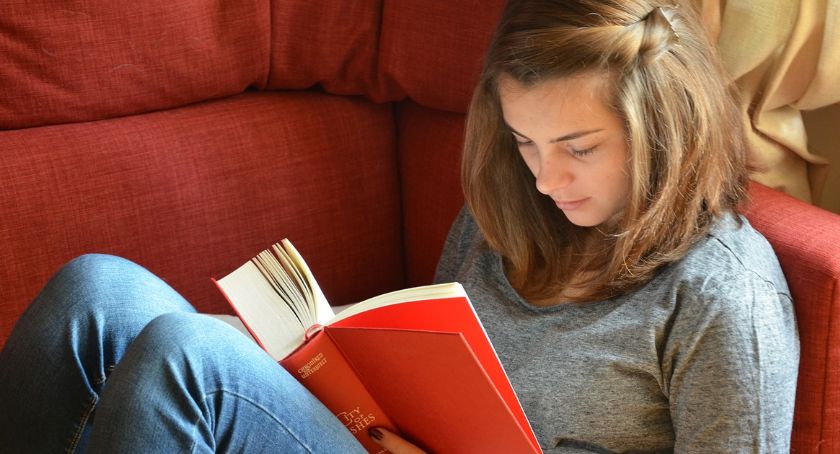 Stypendia burmistrza czekają już na najzdolniejszych uczniów oraz studentów