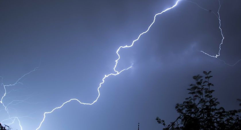 Nad Kaszubami mogą przejść kolejne, groźne burze