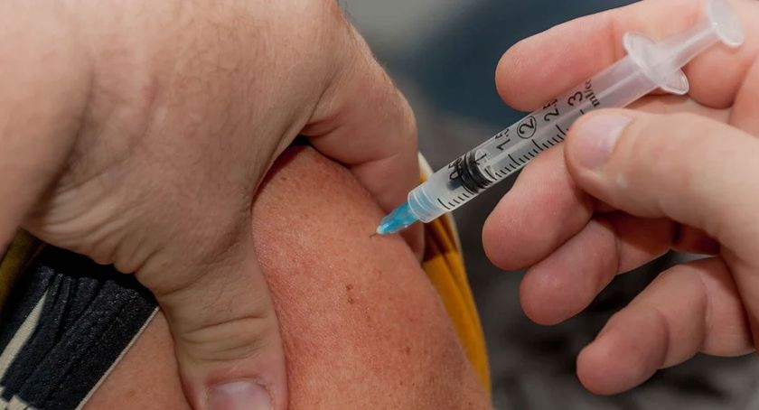 Miasto Kościerzyna wiedzie prym w liczbie szczepień. A jak jest w pozostałych gminach?