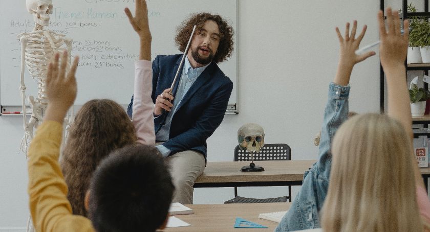 Dodatkowe pieniądze na zakup pomocy dydaktycznych dla szkoły w Kornem