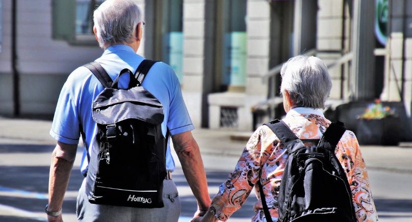 Biblioteka Miejska i MOPS przygotowały ciekawe zajęcia dla seniorów