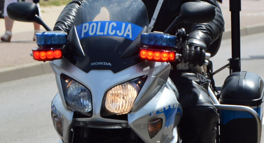 Kościerzyna. Motorower wywrócił się na rondzie - ranna 29-latka
