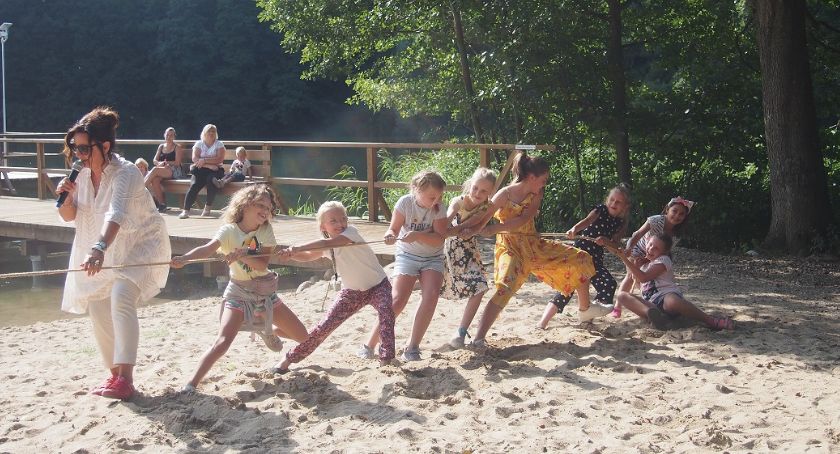 Wakacyjna zabawa, czyli piknik nad wodą w Orlu w gm. Liniewo