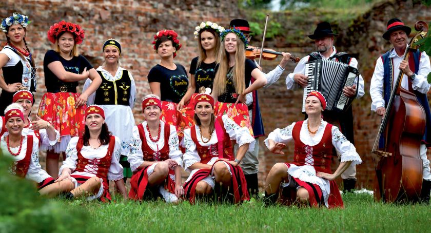 Kalendarz z wyjątkowymi modelkami z KGW „Sąsiadki Aparatki” z Wielkiego Klincza