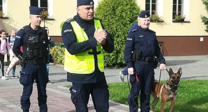 Policjanci z wizytą u uczniów w Wielkim Podlesiu