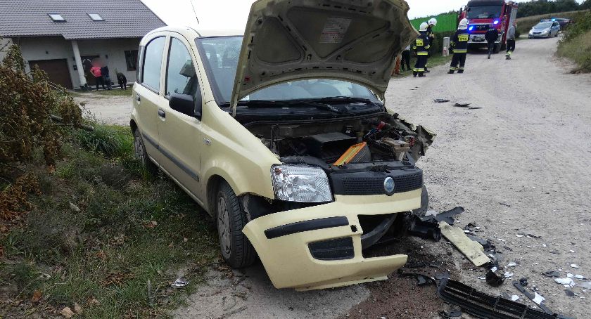 Wielki Klincz. Fiat zderzył się z busem - dwie osoby w szpitalu