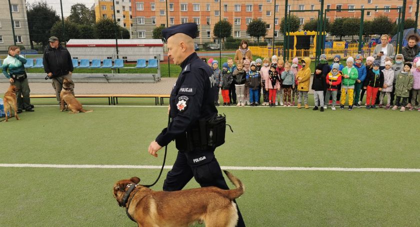 Policjanci spotkali się z kościerskimi uczniami