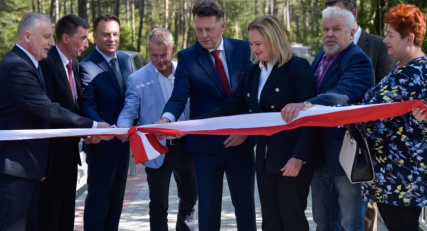 Miłośnicy rowerowej jazdy mogą już korzystać ze ścieżki z Wiela do Lubni