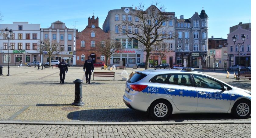 750 kontroli we wrześniu - policjanci przypominają o maseczkach
