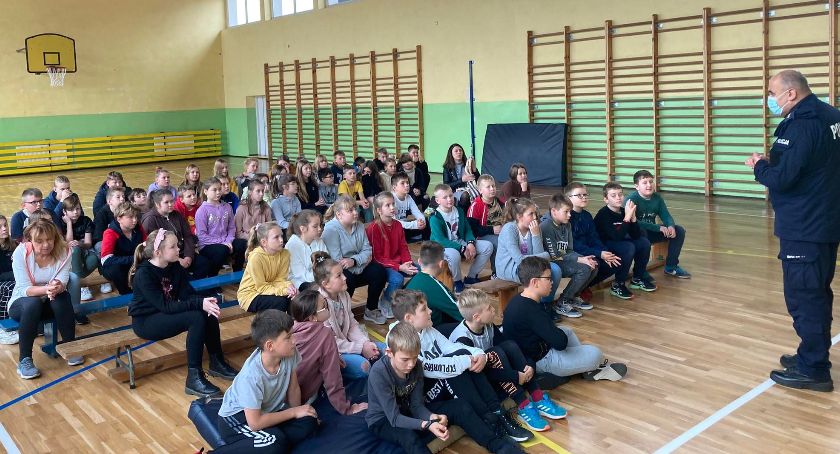 O hejcie i poniżaniu z uczniami Szkoły Podstawowej w Starych Polaszkach