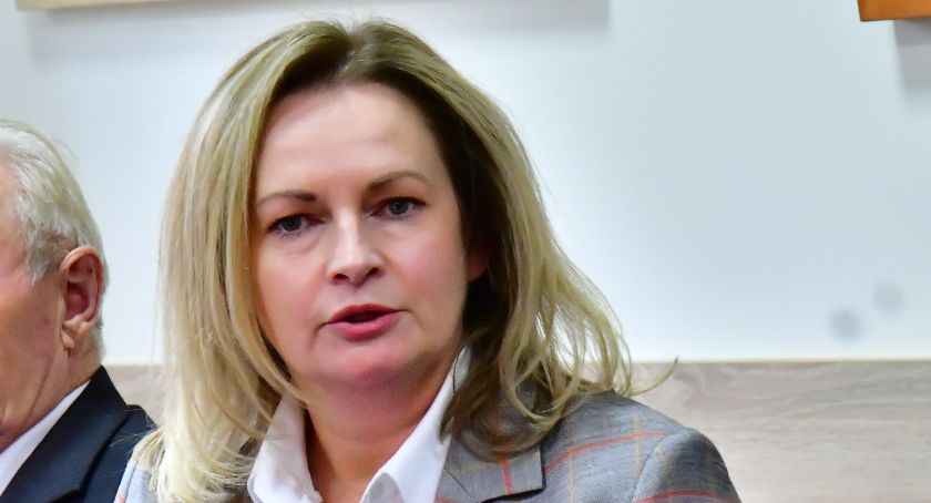 Radni dali podwyżkę staroście. A. Żurawska będzie zarabiać prawie 20 tys. zł