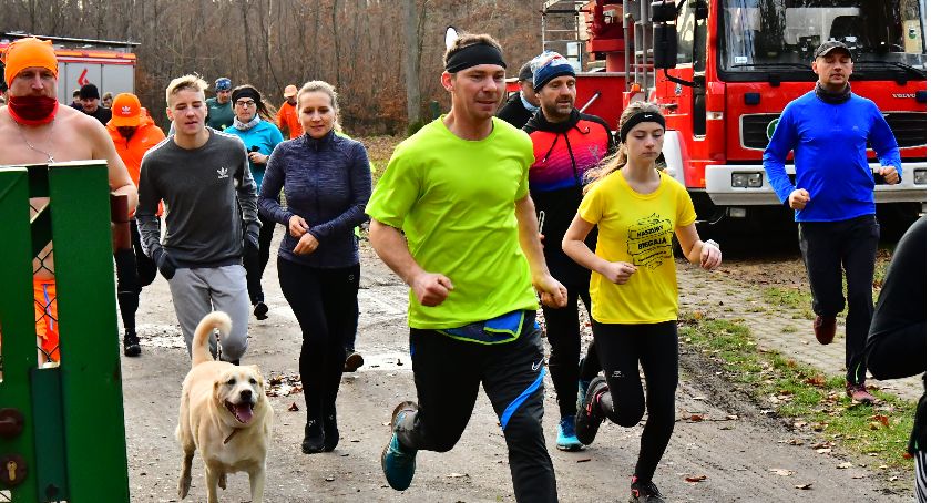 Jubileuszowy Parkrun Rezerwat Strzelnica z udziałem kościerskich strażaków