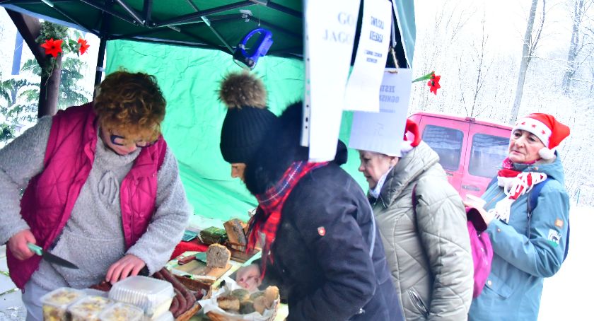 Mikołajkowy Jarmark Leśny w Strzelnicy był strzałem w dziesiątkę
