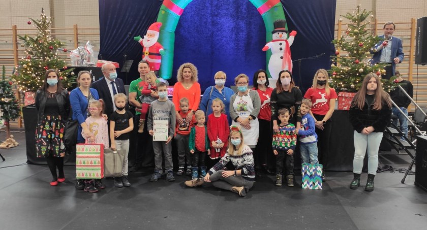 Uczestnicy konkursu na najlepszą piernikową choinkę wykazali się dużą kreatywnością