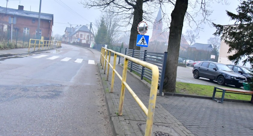 Bezpieczne przejścia pojawią się w pięciu miejscowościach powiatu kościerskiego