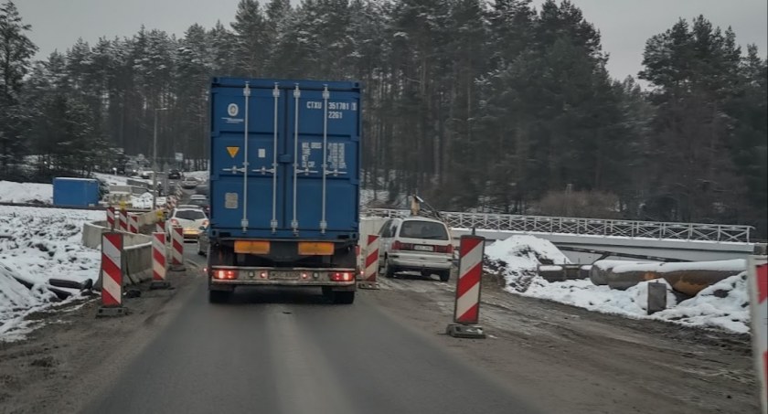 Radni gminy Kościerzyna zaniepokojeni przedłużającym się remontem DK20