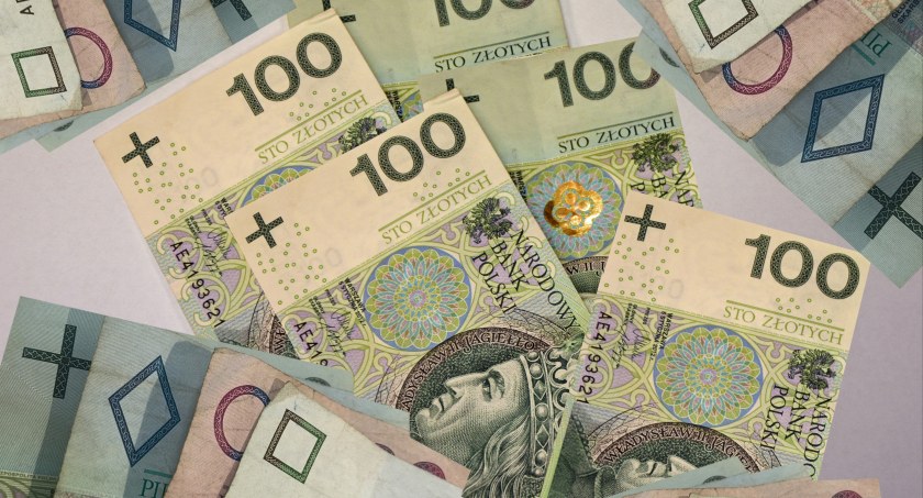 ZUS rozpoczął wypłatę świadczeń 500plus