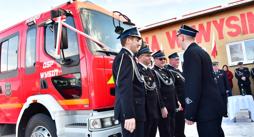 Strażacy z Wysina do akcji mogą już jeździć nowym wozem