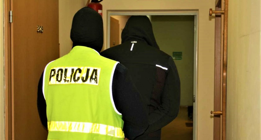 Kościerzyna. Przyszli po włamywacza, a znaleźli też narkotyki