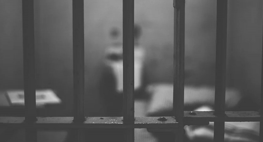 Ukrywał się w Gdyni, bo nie płacił alimentów - do jego drzwi zapukali kościerscy policjanci