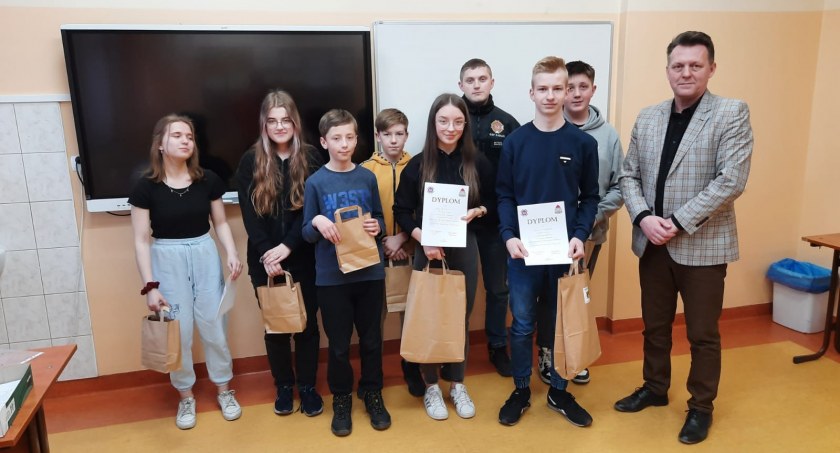 Dziemiany. Zmagali się z wiedzą pożarniczą