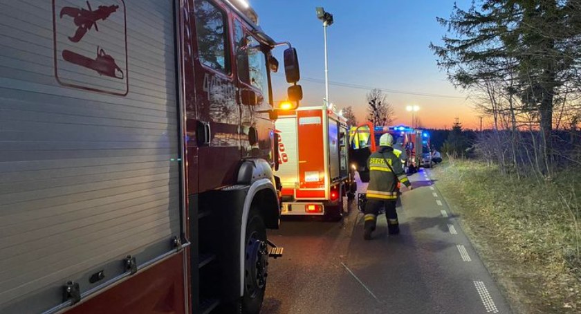 Trwają poszukiwania kierowcy Audi A3 - to on potrącił sześć osób, a jedną zabił