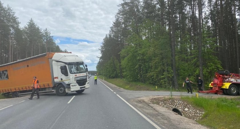 Próbował zawrócić na DK20 - zablokował ruch na godzinę