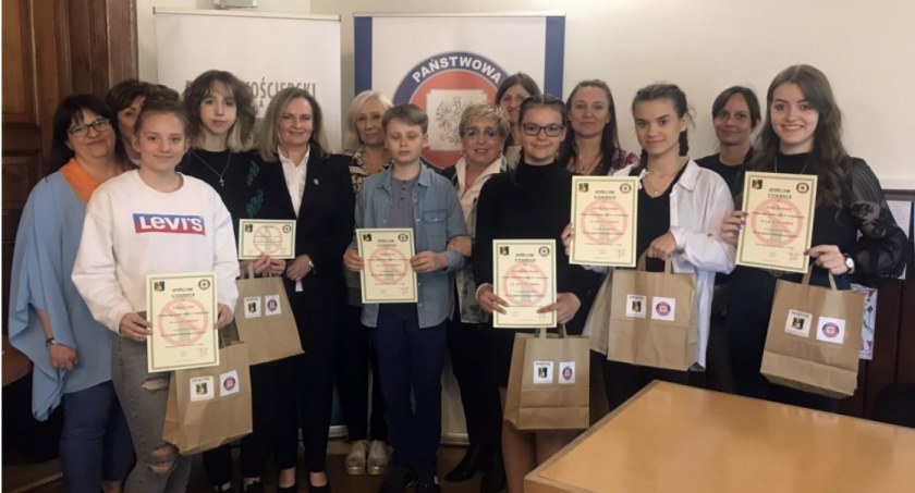 Przygotowując prace plastyczne wykazali się dużą kreatywnością