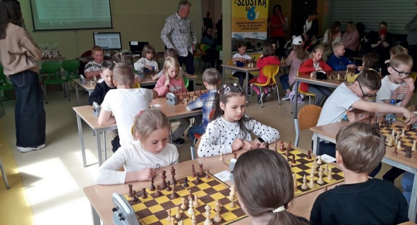 W Szkole Podstawowej nr 6 w Kościerzynie rywalizowali młodzi szachiści