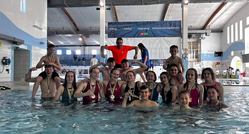 Młodzi ratownicy z Klubu Sportowego Aqua Sport z Gdańska wrócili z workiem medali