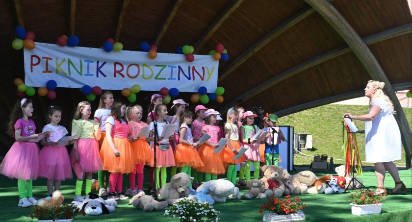 Taniec, muzyka, dmuchańce i doskonała zabawa, czyli Piknik Rodzinny w Starej Kiszewie