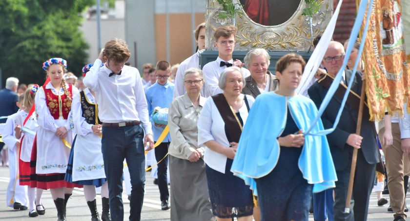 Boże Ciało – wierni w uroczystych procesjach manifestowali swoją bliskość z Bogiem