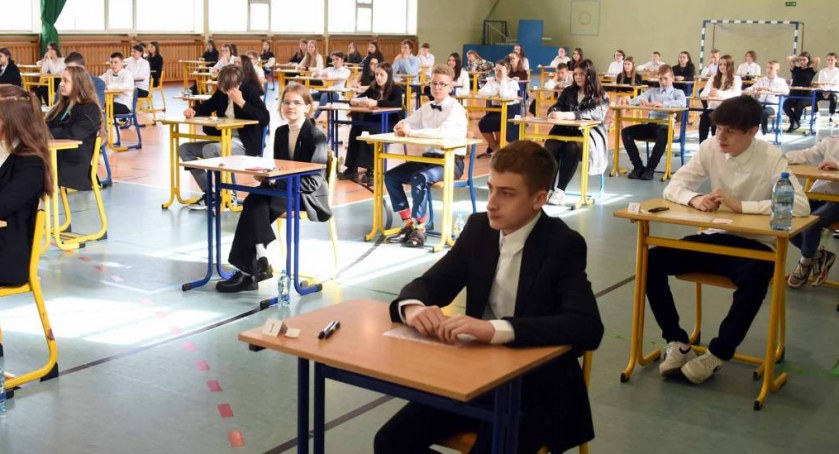 Egzamin ósmoklasisty - jak wypadli uczniowie z gmin powiatu kościerskiego?