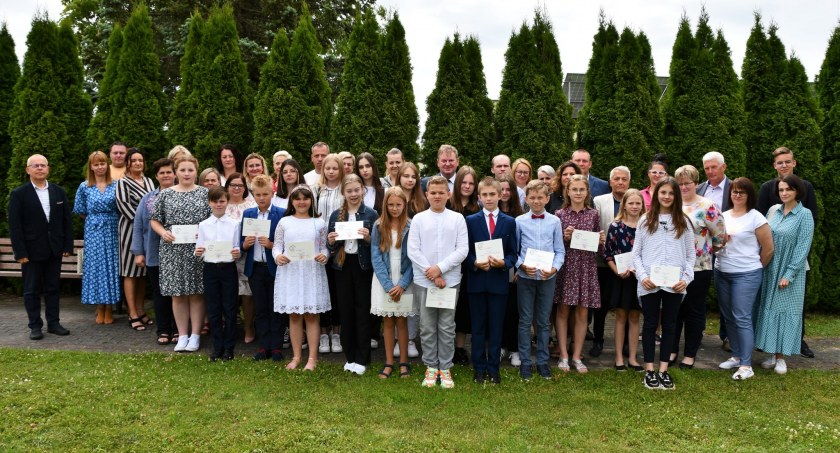 Najlepsi uczniowie z gminy Liniewo otrzymali stypendia 