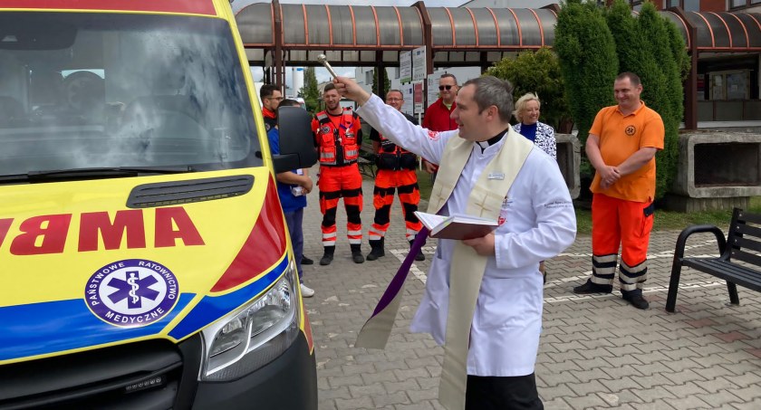 Do Szpitala Specjalistycznego w Kościerzynie trafił nowoczesny ambulans
