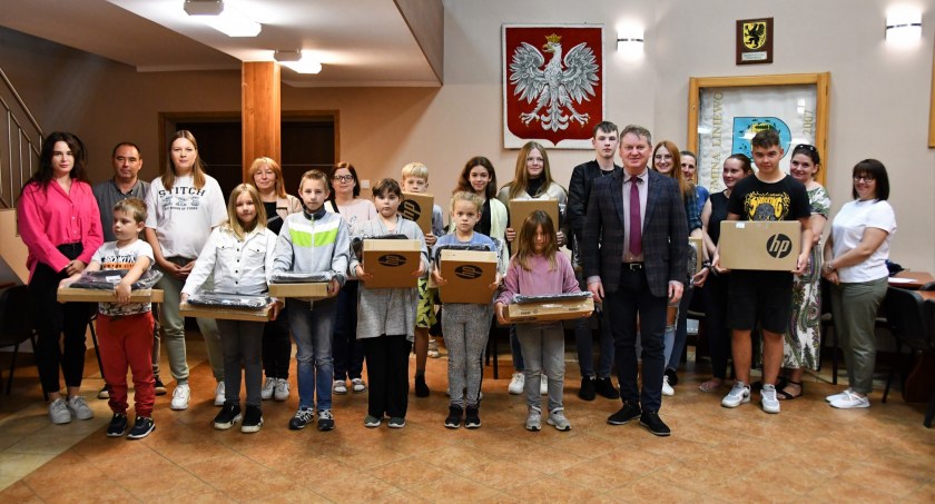 Liniewo. Do rodzin popegeerowskich trafiły laptopy