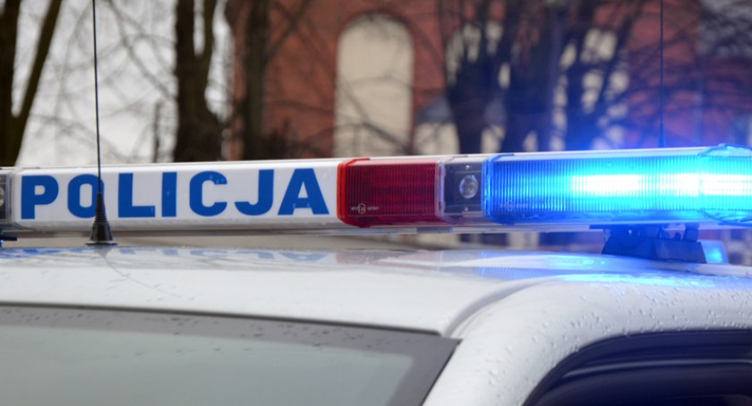 Kościerzyna. Zderzenie skody z motorowerem - 32-latek w szpitalu
