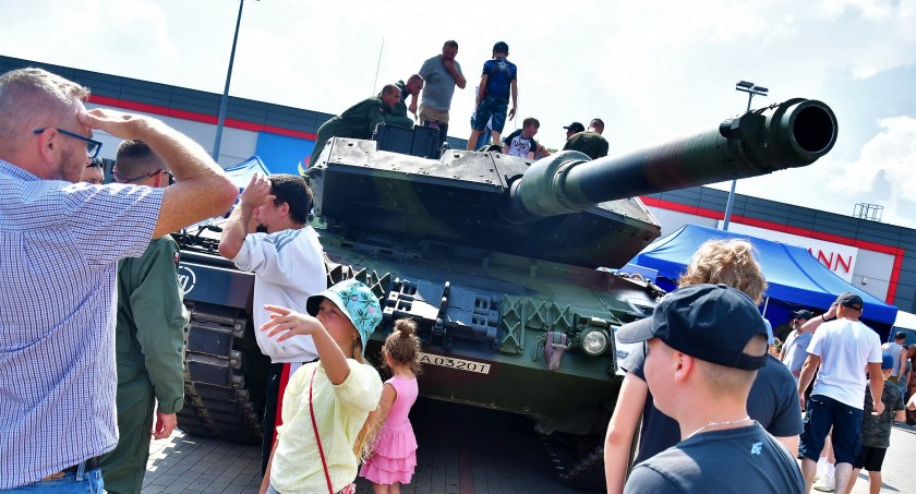 Święto Wojska Polskiego w Kościerzynie pod znakiem prezentacji militarnego sprzętu
