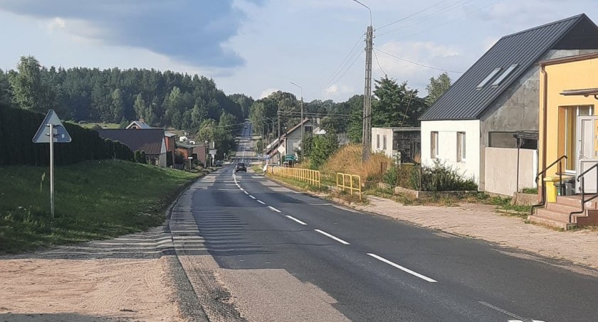 Mieszkańcy Kalisza pytają: komu zależy na tym, aby droga nr 235 nie była remontowana?