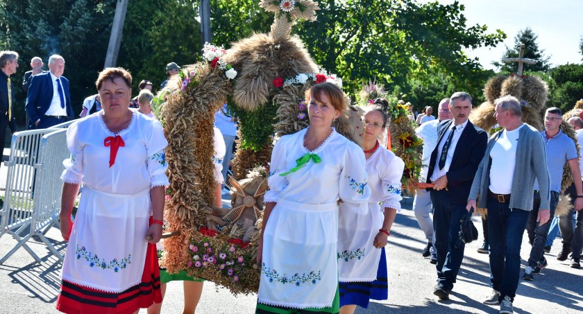 Mieszkańcy gminy Kościerzyna dziękowali w Skorzewie za plony